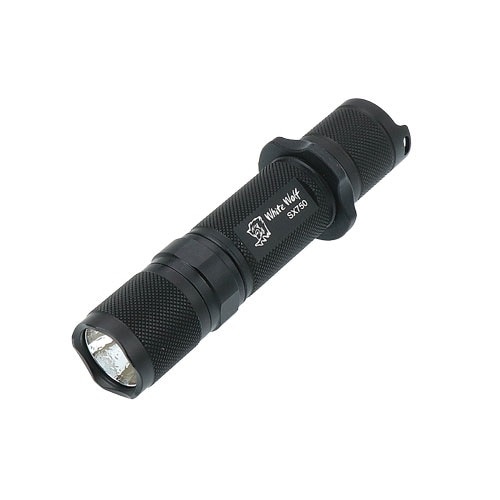 WHITE WOLFタクティカルライトSX750　750ルーメン