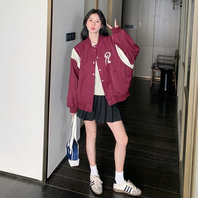 アメリカのレトロな衝突色の野球のスーツの短いジャケット2024新しい小さい人々のカジュアルな老化百ジャケット
