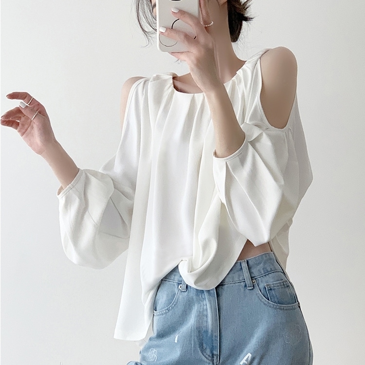 トップス カットソー 長袖 ラウンドネック プルオーバー ミディアム丈 肩出し 肩見せ 可愛い かわいい 大人可愛い きれいめ シンプル 上品 レトロ おしゃれ かっこいい カジュアル こなれ感 8,096円