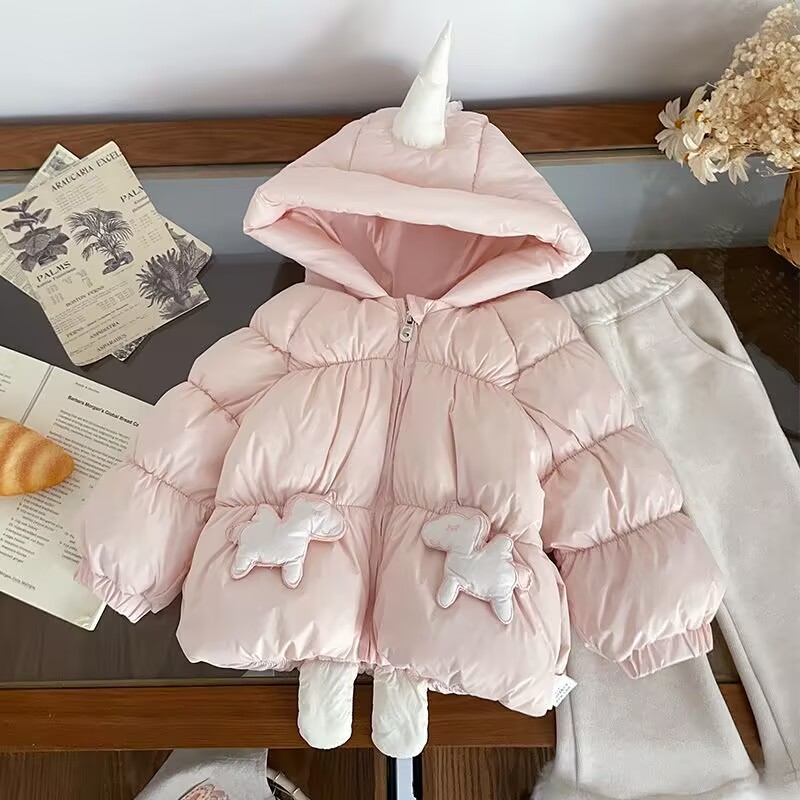 冬の新しい子供のユニコーン連帽綿入れ立体小翼の白いアヒルの羽毛保温ダウンジャケット厚手の綿入れ