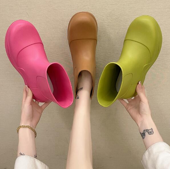 ファッショナブルなレインブーツウォーターシューズSuiチェーンブーツ厚底ロートップ防水レインブーツ