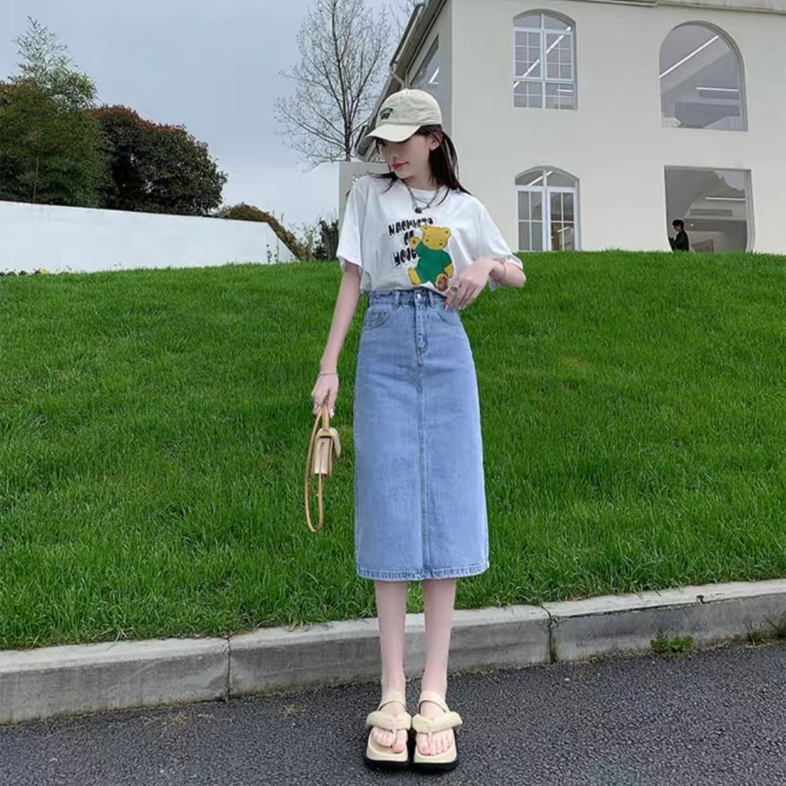 スカート タイトスカート デニムスカート 膝丈 ひざ丈 膝下 スリム タイト 細身 ストレート 大人可愛い きれいめ カジュアル 大人 おしゃれ お洒落 大人可愛い 大人女子 こなれ感 クール モダン