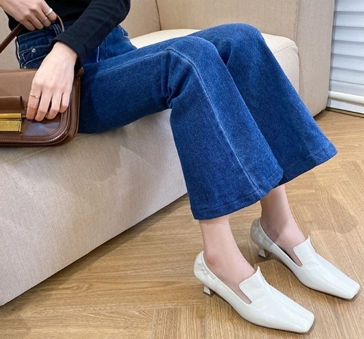 パンプス レディースシューズ スクエアトゥ ローファー 5cmヒール ローヒール 歩きやすい ホワイト 春 秋 冬 PU 合皮 かっこいい 上品 モード系 エレガント オフィス きれいめ 7,035円