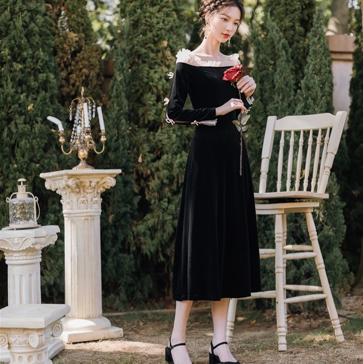 ワンピース フレアワンピース 膝下 ミモレ ミモレ丈 袖あり 長袖 スクエアネック Aライン 切り替えデザイン レース フリル ウエストマーク 透け感 ベロア かわいい 大人可愛い おしゃれ お洒落