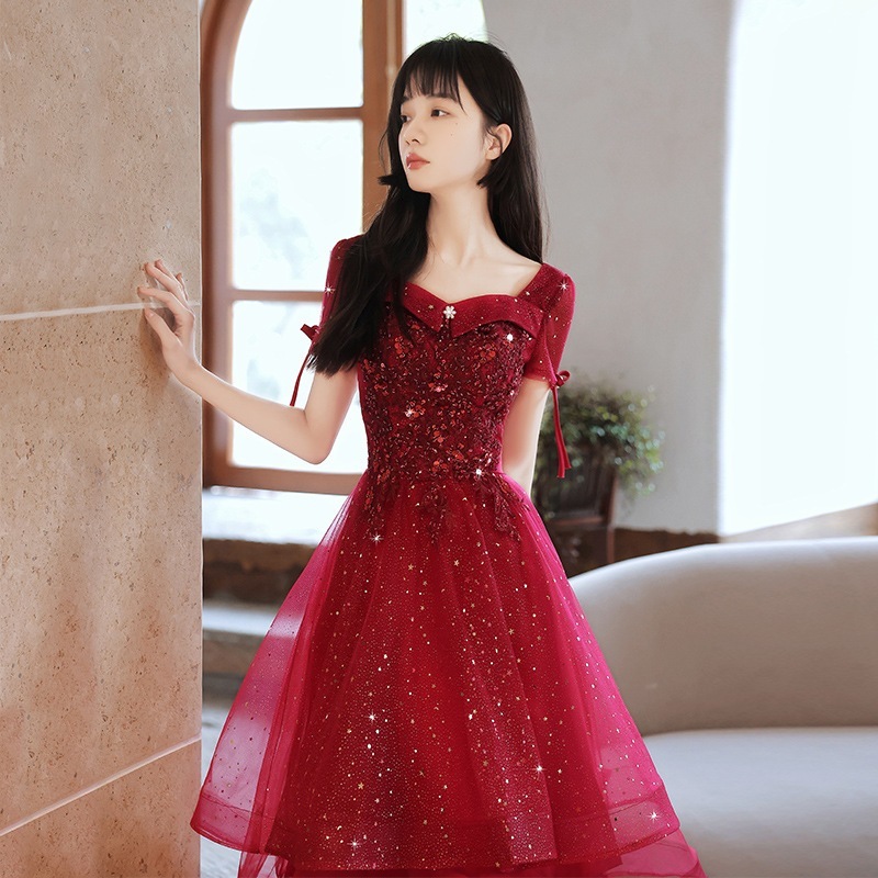 ドレス花嫁バーガンディのウェディングドレスは通常女性のための夏の結婚式のドレスのために婚約ドレスを着ることができます