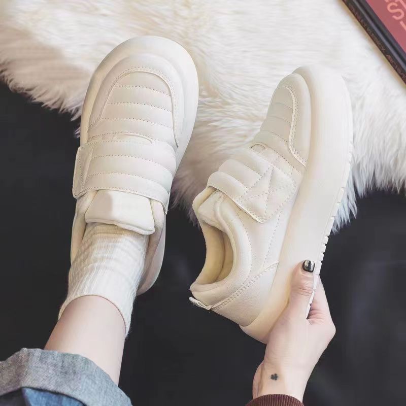 乳fufu丸頭が可愛くてスエードのバッグ靴を履きます