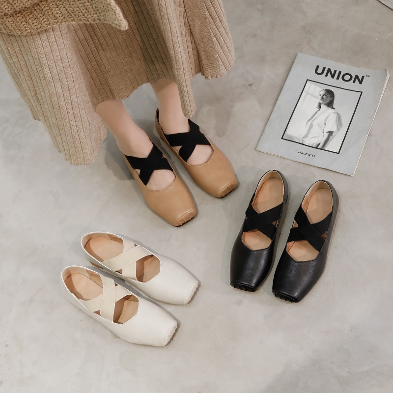 11 Cowhideバージョンバレエシューズ2025新しいクロスベルトスクエアトープリーツレトロスタイルシングルシューズシングルシューズシックヒールメアリーゼンレディースシューズ 22
