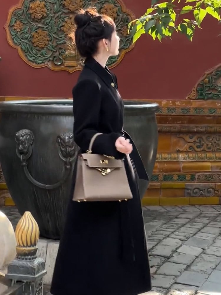 長袖スーツスカートのヘップバーンスタイル気質黒いドレスサブ秋の女性2023新しいシニア感覚