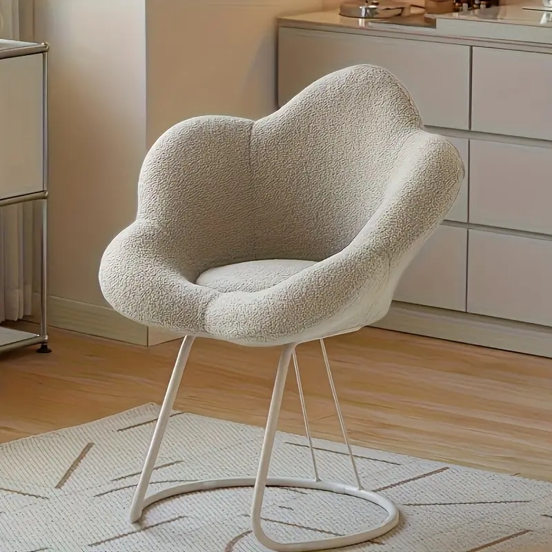 3色オプション付きドレッシングスツールライトラグジュアリーメイクアップチェアトレンディなINSスタイルの小型ペタルスツールパッド入りバックレスト化粧台ベンチシンプルでクリエイティブな読書用椅子