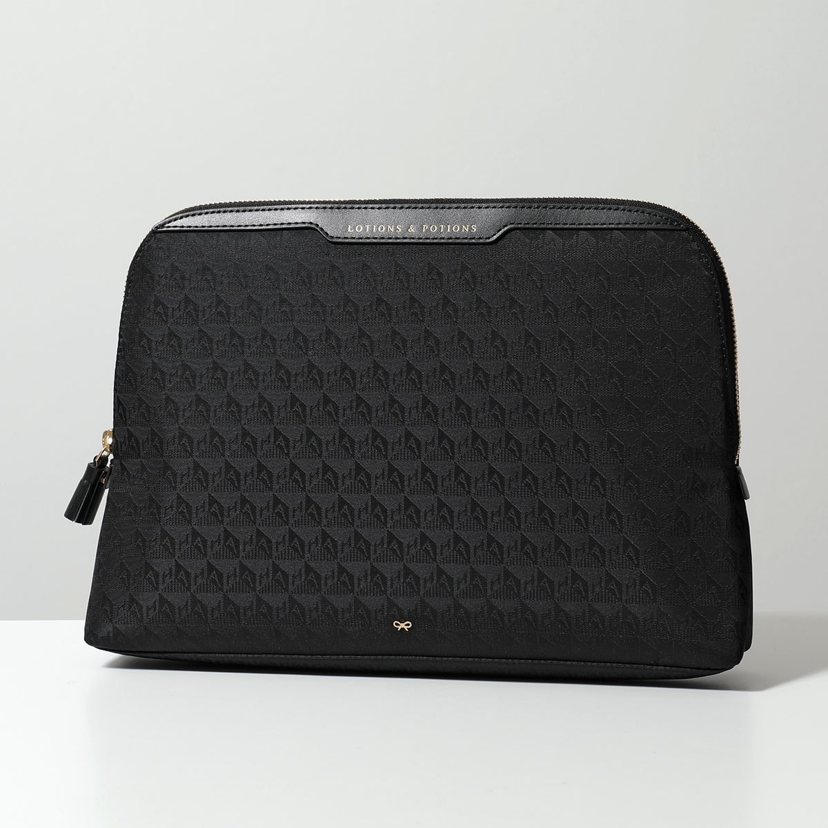 ANYA HINDMARCH アニヤハインドマーチ クラッチバッグ ロゴ Lotions and Potions ポーチ 191388 レディース ナイロン 鞄