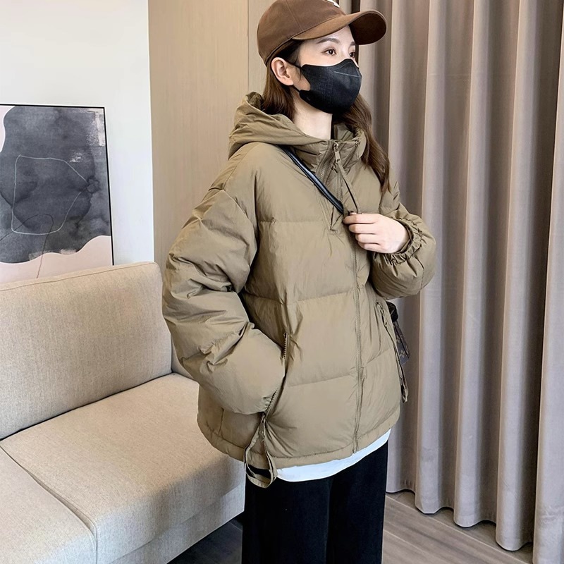 女性のための薄いダウンジャケット 2025 新しい秋と冬のスタイルショートスタイル小さなパンパイジャケットコットンコート