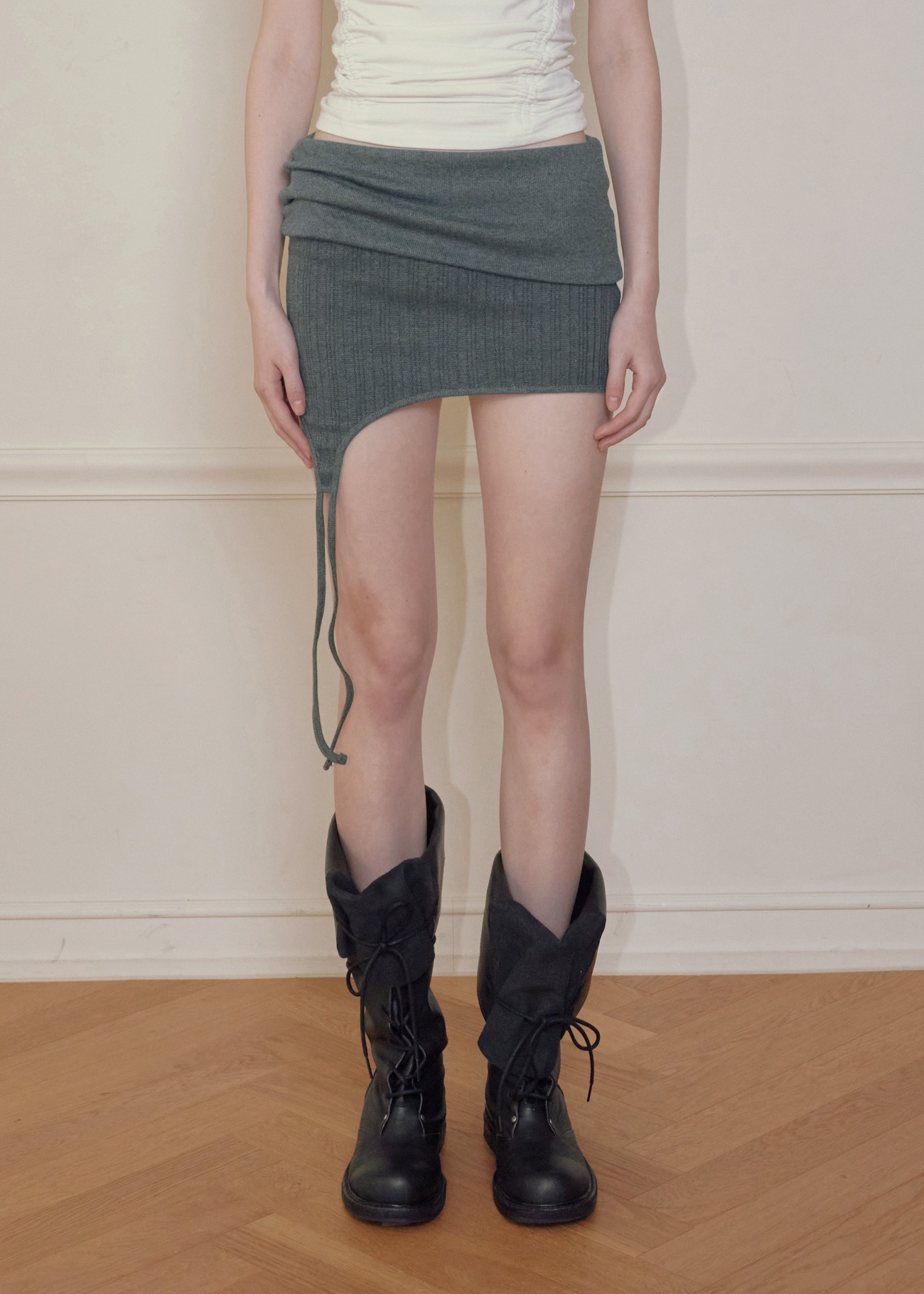 【bohemseo】 [3RD] FOLDED MINI SKIRT, CHARCOAL 正規品