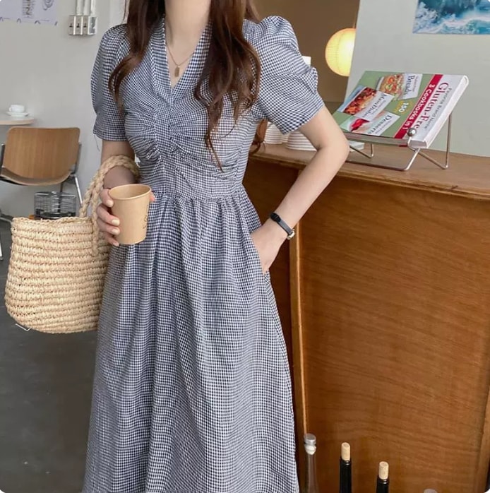 ワンピース ロングワンピース 5分袖 Vネック ロング丈 セミフレア かわいい 大人可愛い きれいめ シンプル 上品 おしゃれ かっこいい レトロ ラフ ルーズ こなれ感 個性的 主役級 存在感