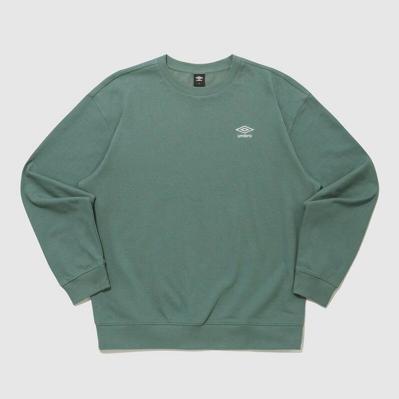 UMBRO 남녀공용 에센셜 스몰로고 맨투맨 티셔츠 UQ123CFS19 197125 1787223 1000641286831