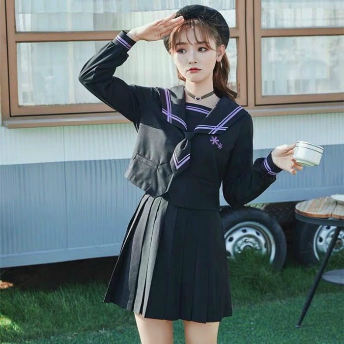 新作 超人気デザイン ネクタイ付 ブラック 黒色 学生服 上下セット セーラー服　長袖 セーター別売