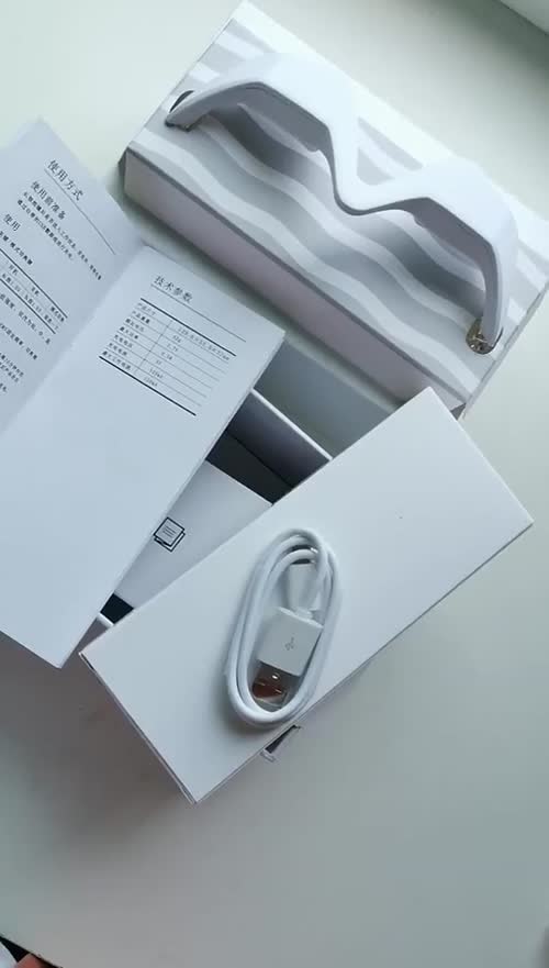 低周波アイマッサージャー 目元美顔器 目の下のケア たるみ クマ防止 電気療法 振動療法 温熱療法