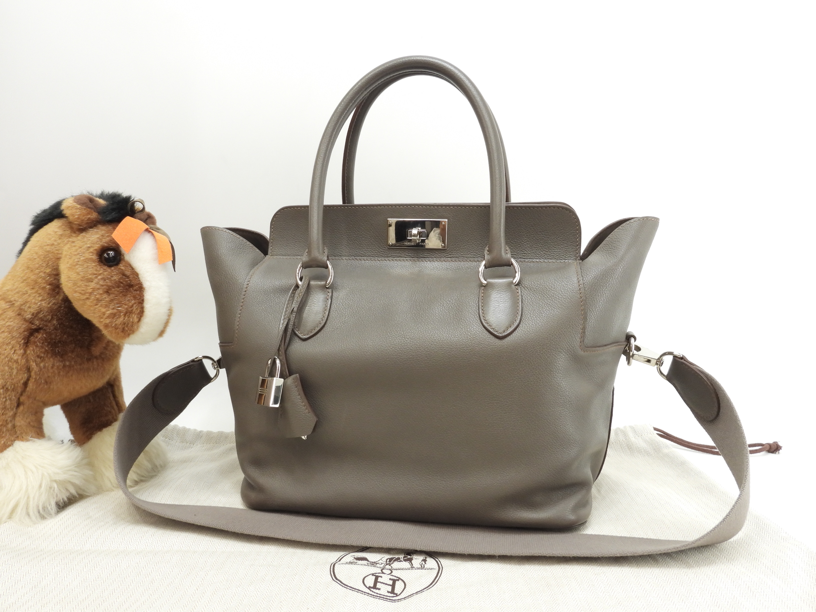 ツールボックス26 ウォーエヴァーカラー エタン ストラップ付ハンドバッグ@Q