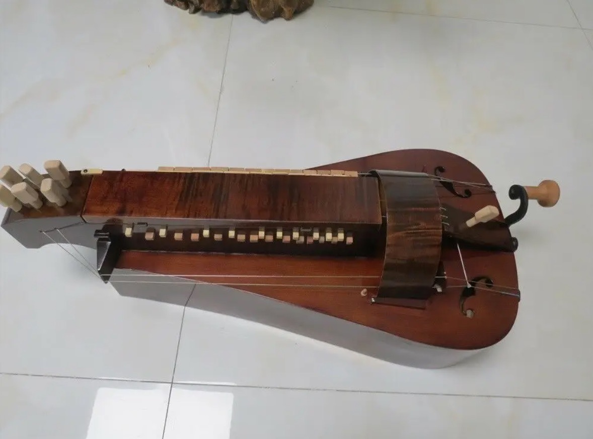 弦を絞る ピアノを手で振る Hurdy Gurdy 弦6本 24キー 手回しオルガン手作り