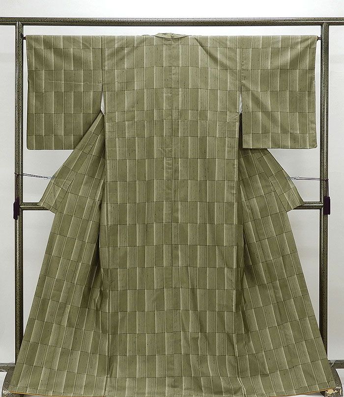 紬 未着用超美品 正絹 格子模様 身丈168cm 裄丈65.5cm 紬 未使用 新古品 着物 d0384