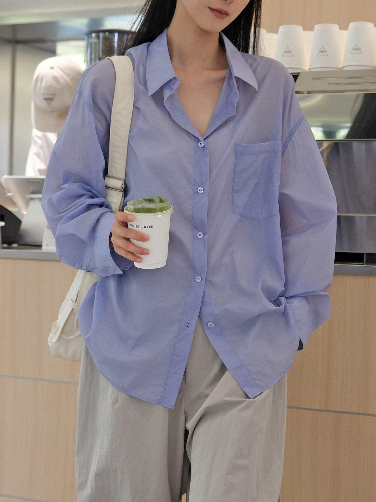 夏の新しい韓国の内部ファッショナブルな薄いナイロン太陽シャツ軽量通気性ドライカジュアルトップス女性