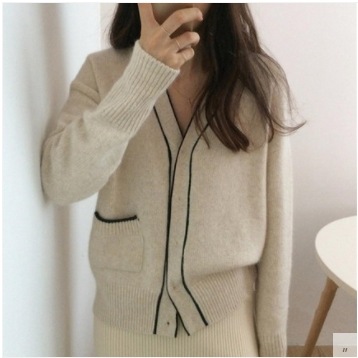 ニットカーディガン トップス クラシック シンプル ホワイト 白 レギュラー丈 袖あり 長袖