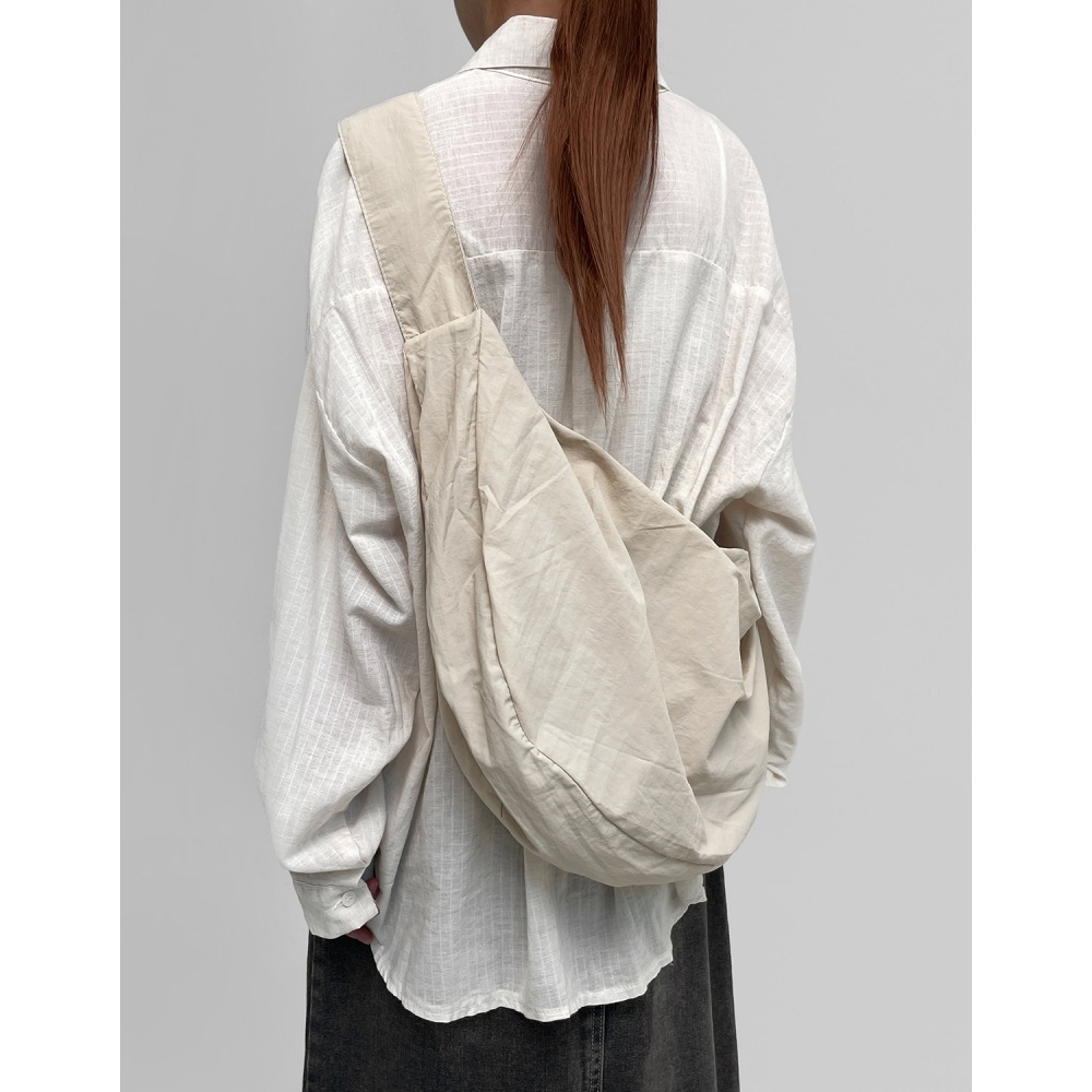 ブラックアップシャルモットクリスピーナイロンクロスボディバッグ