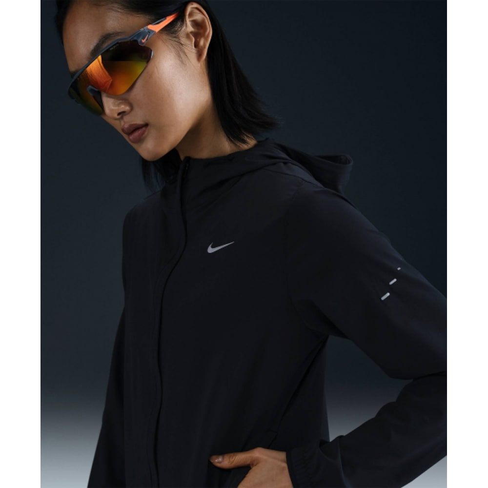 ナイキ スウィフト リペル パッカブル ランニング ジャケット W - ブラック / HQ0651-010