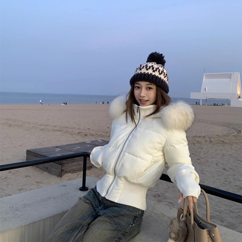 取り外し可能な大きなファーカラーフリースの裏地スリムウエストショートスタイル2025年冬用の厚手コートを備えたレディースダウンジャケット