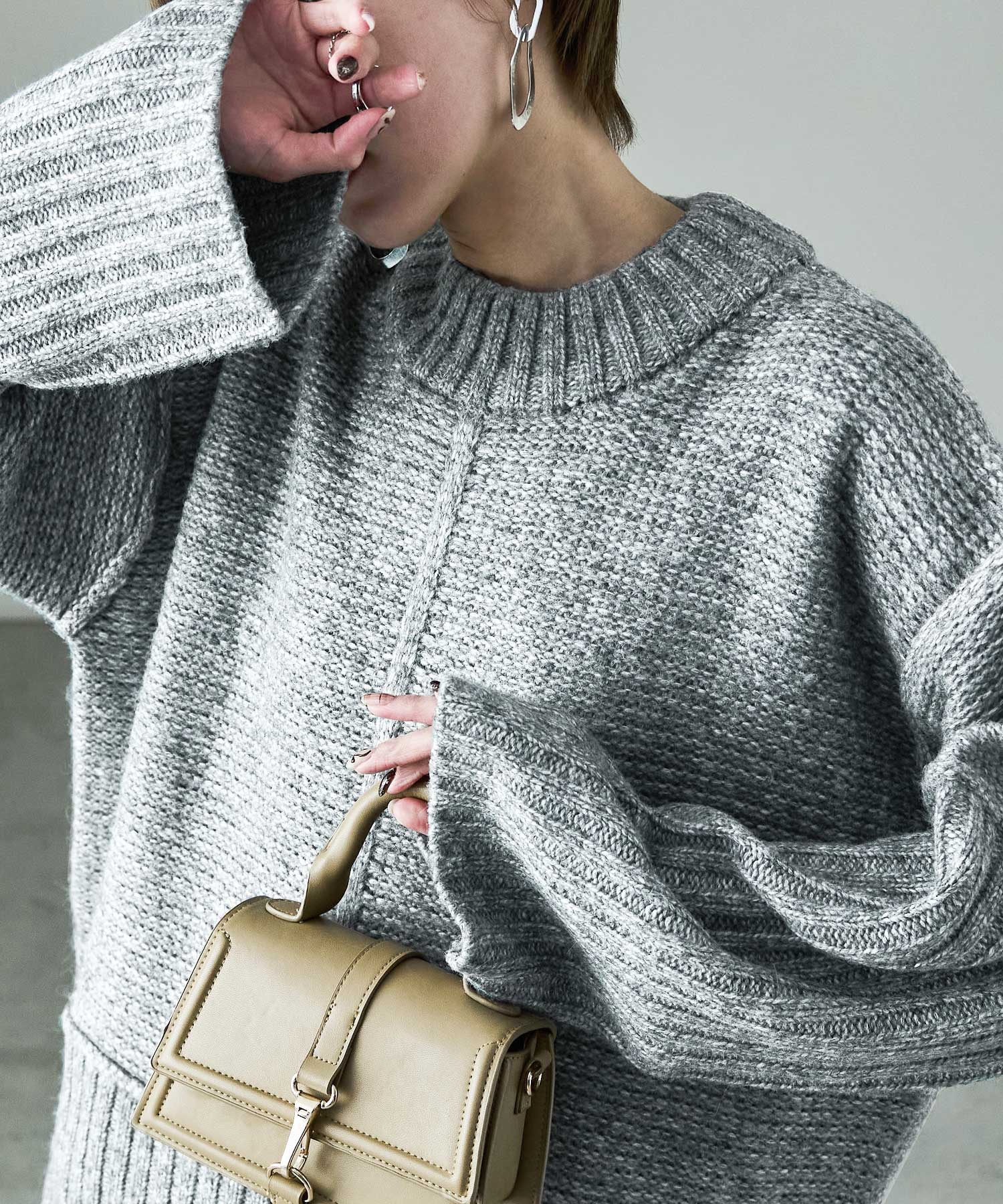 オーバーサイズ アウトシームニットプルオーバー ニット ボリューム袖 セーター カラーニット ロング丈 ゆったり あったか 大きめ トップス レディース 秋 冬 バルーン袖 低身長 高身長