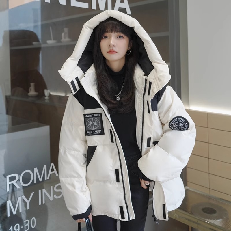 韓国ウェアデザインショートワークスタイルダウンジャケット女性用冬新コントラストカラーラベルプレミアムジャケット