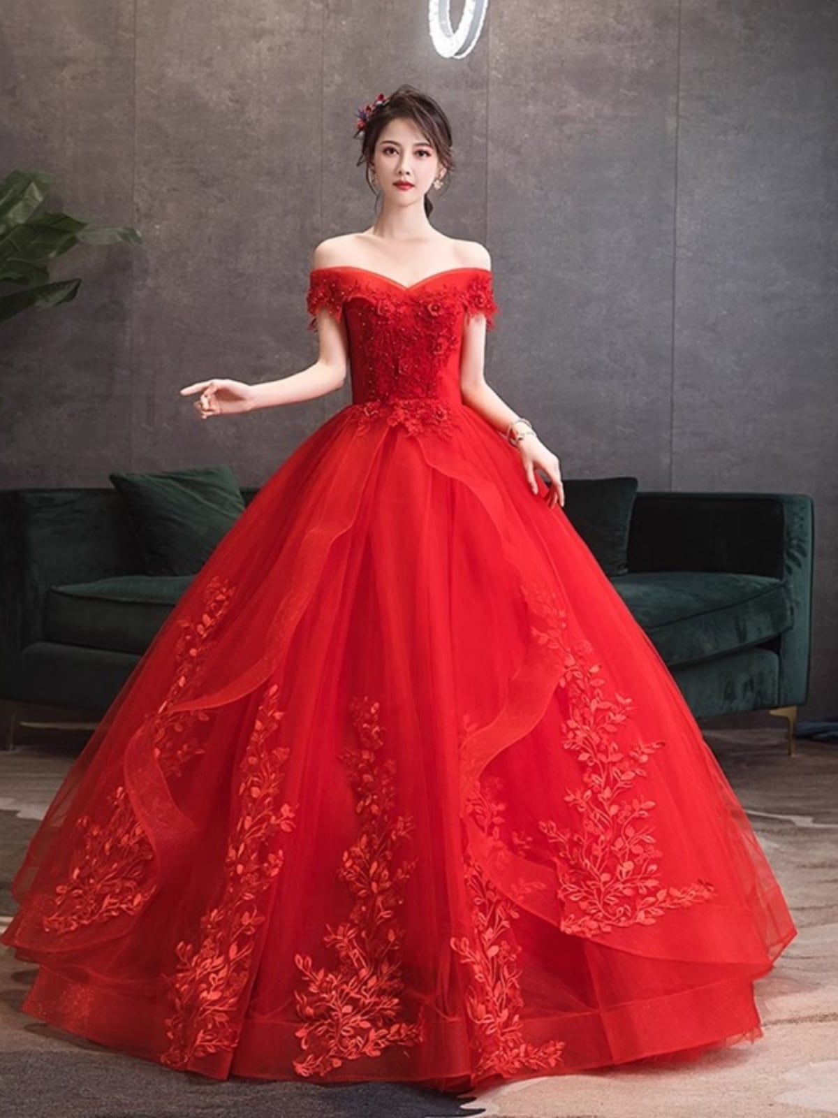 赤いウェディングドレスメインガーゼ高品質の質感の花嫁は200ポンドの脂肪mmプラス脂肪プラスワンショルダーメインウェディングドレス夏と結婚しました