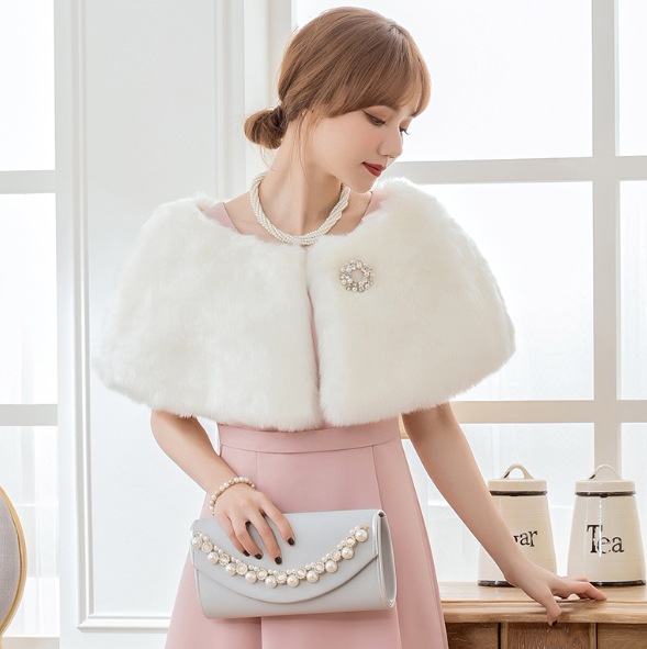 ショール ブライダル ウェディング パーティー 結婚式 二次会 披露宴 演奏会 発表会 ステージ 舞台 フォーマル キャバ 衣装 謝恩会 演劇 ラウンジ クラブ ファー 厚手 可愛い きれいめ 5,134円