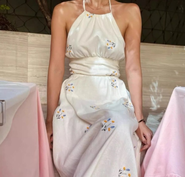 レディース ワンピース キャミソール ドレス マキシ ノースリーブ ホルターネック フェミニン タック シフォン ハイウエスト 薄手 かわいい 大人可愛い きれいめ カジュアル おしゃれ レトロ