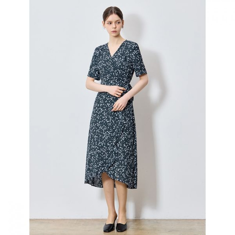 [シーズミス] スーパースリムフィット柄ラップドレス (価格:228,000ウォン)