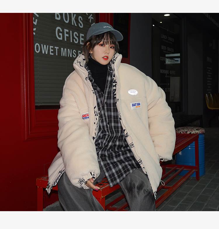 アウター レディース ボアブルゾン ボアコート ボアジャケット ボアフリース リバーシブル 英字ロゴ ポケット ファスナー ジップアップ 前開き ドロストデザイン 男女兼用 かっこいい こなれ感 ラフ 5,314円