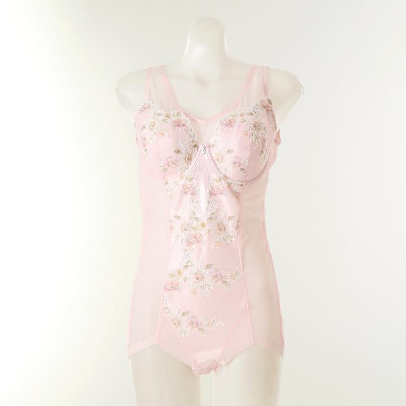 高級感のある雰囲気と視覚的なボリューム感を演出するボディスーツ [WBTC261AB]