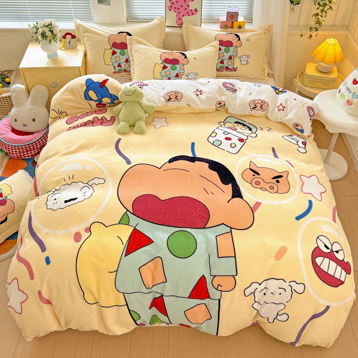 クレヨンしんちゃんの新商品 クレヨンしんちゃんのミルクの毛の4セットの子供の漫画の寮の3セットの冬の厚い両面の毛のシーツクレヨンしんちゃんの新商品 4,767円
