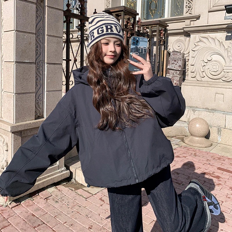 綿の短いジャケット2024新しい流行の小さい人クリップ綿の仕事着の爆発性の綿の衣類が付いている灰色の打つジャケット