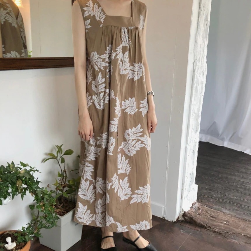 ワンピース レディース リゾートワンピース 膝下 マキシ丈 袖なし ノースリーブ Vネック スクエアネック 着回し ボタニカル ラフ カジュアル 個性的 エスニック カーキ アプリコット 韓国 楽ちん 5,491円