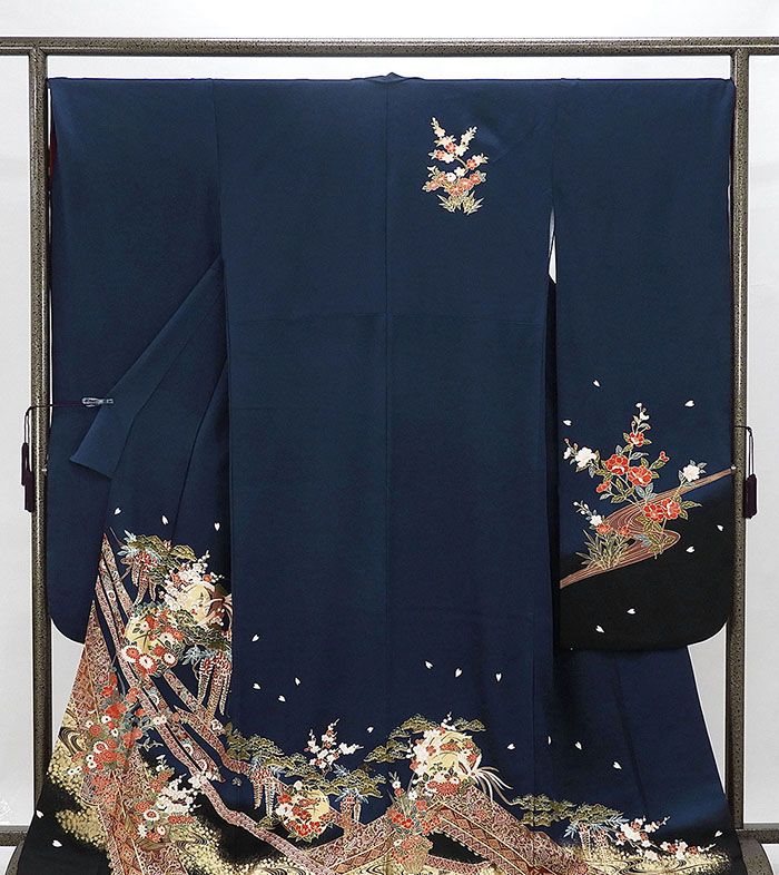 振袖 正絹 吉祥四季花鳥模様 身丈166.5cm 裄丈68cm 振袖 中古 着物 成人式 結婚式 e4048