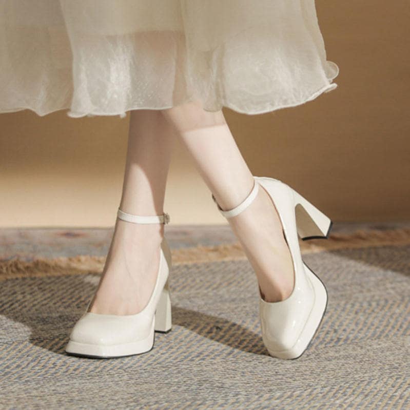 1000円OFFクーポン パンプス 痛くない 脱げない 歩きやすい 靴 ヒール ヒール9CM 黒 ブラック 美脚 レディース 疲れにくい ラウンドトゥ ハイヒール 太めヒール ストラップ 厚底 ストー