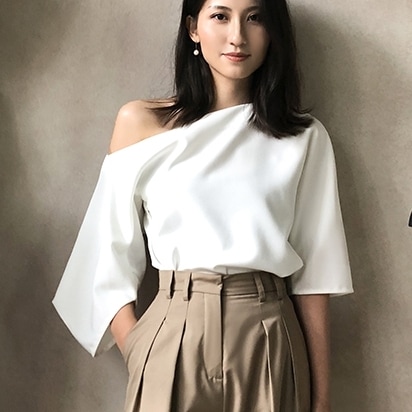 トップス カットソー 長袖 ワンショルダー サイドジップ アシンメトリー プルオーバー 可愛い かわいい 大人可愛い きれいめ シンプル 上品 おしゃれ かっこいい カジュアル こなれ感 個性的