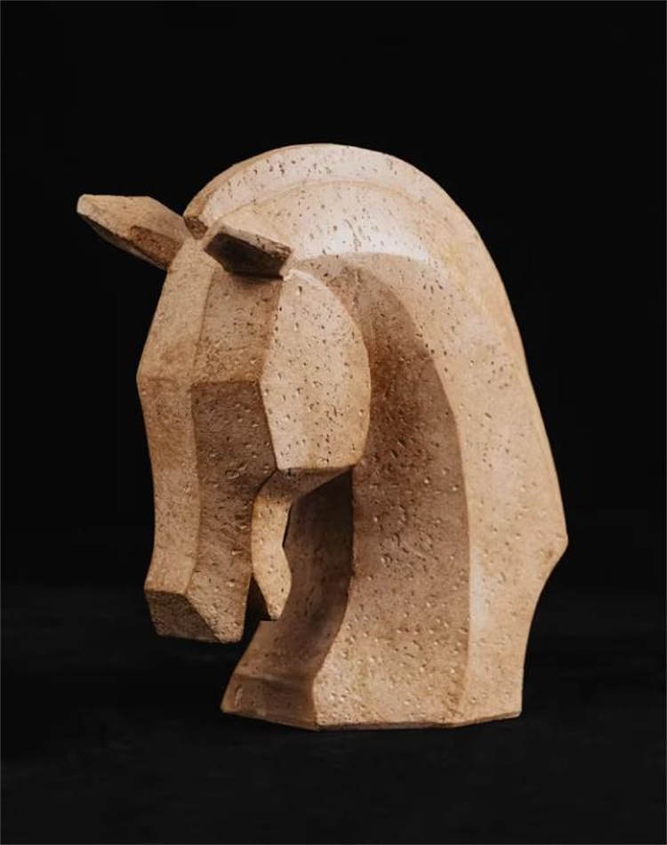 INSスタイル 20×11×h21cm 馬年のテーマ レジン製アートフィギュア リビングや書斎 玄関のインテリアにぴったり 現代的な和モダンデザイン 2026年新作馬頭オブジェ