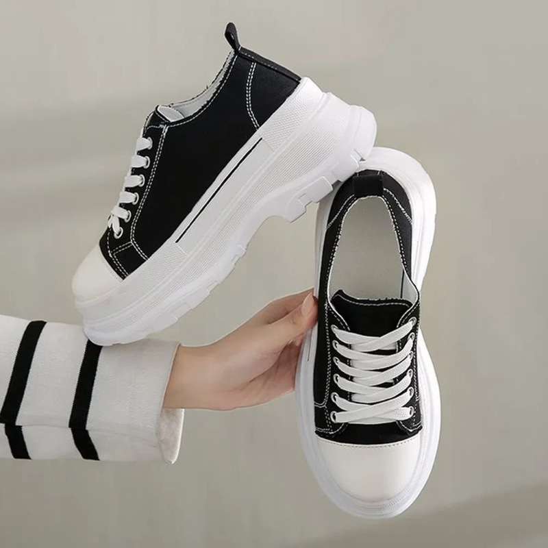 スニーカー レディース 白 女子 学生 通学 カジュアル 靴 シューズ 軽量 人気 女性用 通気 ウォーキングシューズ おしゃれ