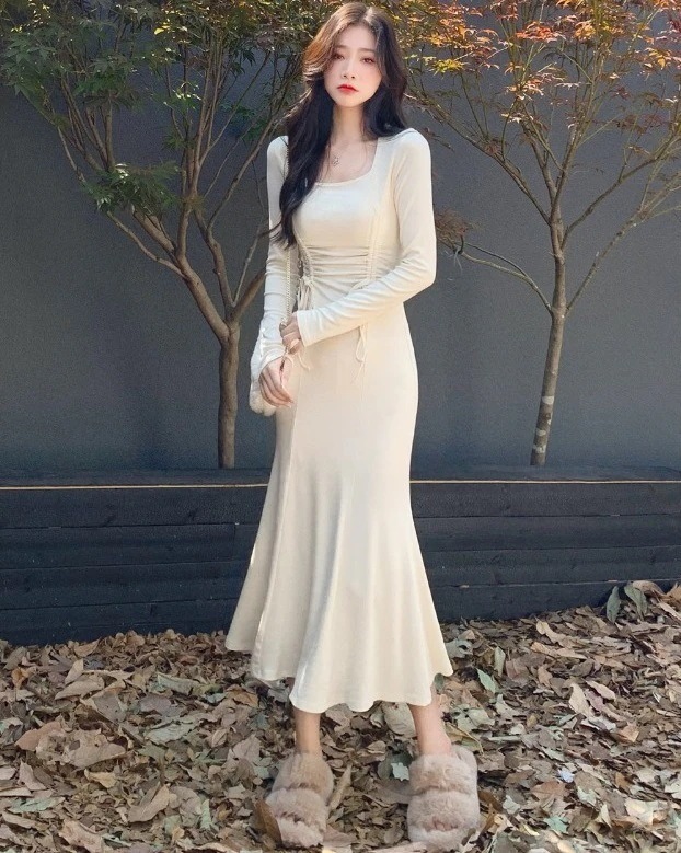 ミモレ丈 スクエアネック 長袖 ウエスト絞り フレアワンピース ワンピース ワンピドレス ミモレ 袖あり 襟なし フレア スリム 細身 Aライン 切り替えデザイン ハイウエスト かわいい 大人可愛い