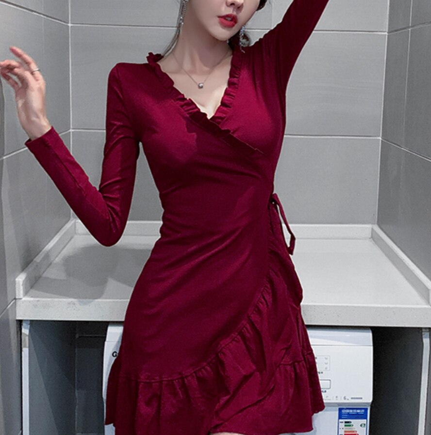 ワンピース ドレス レディース ミニ 長袖 Vネック フリル スリム 大人可愛い きれいめ シンプル カジュアル 大人 上品 おしゃれ　無地　春　秋 学生 通学 デート お出かけ レッド ブラック