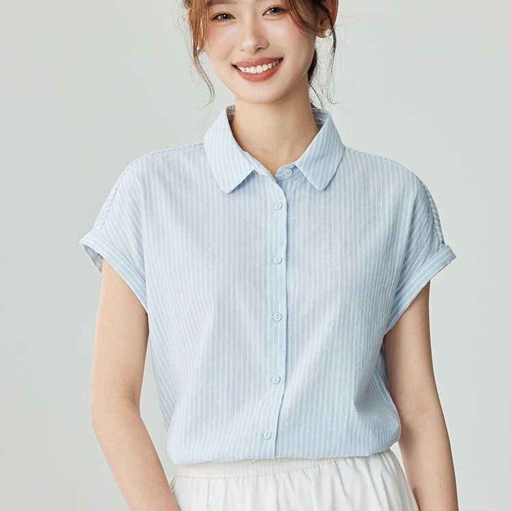 トップス シャツ 半袖 襟付き 前開き ボタン ショート丈 薄手 かわいい 大人可愛い きれいめ シンプル 上品 おしゃれ かっこいい カジュアル こなれ感 個性的 主役級 存在感 ラフ 抜け感 春