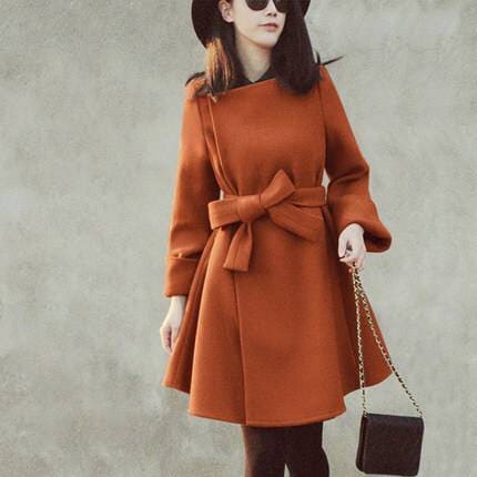 コート アウター レディース 長袖 秋 冬 無地 キャメル ネイビー ベージュ 3色展開 膝上 ウエストリボン 休日 お出かけ デート コーデ 普段使い OL 通勤 着回し ファッション お洒落 カジ