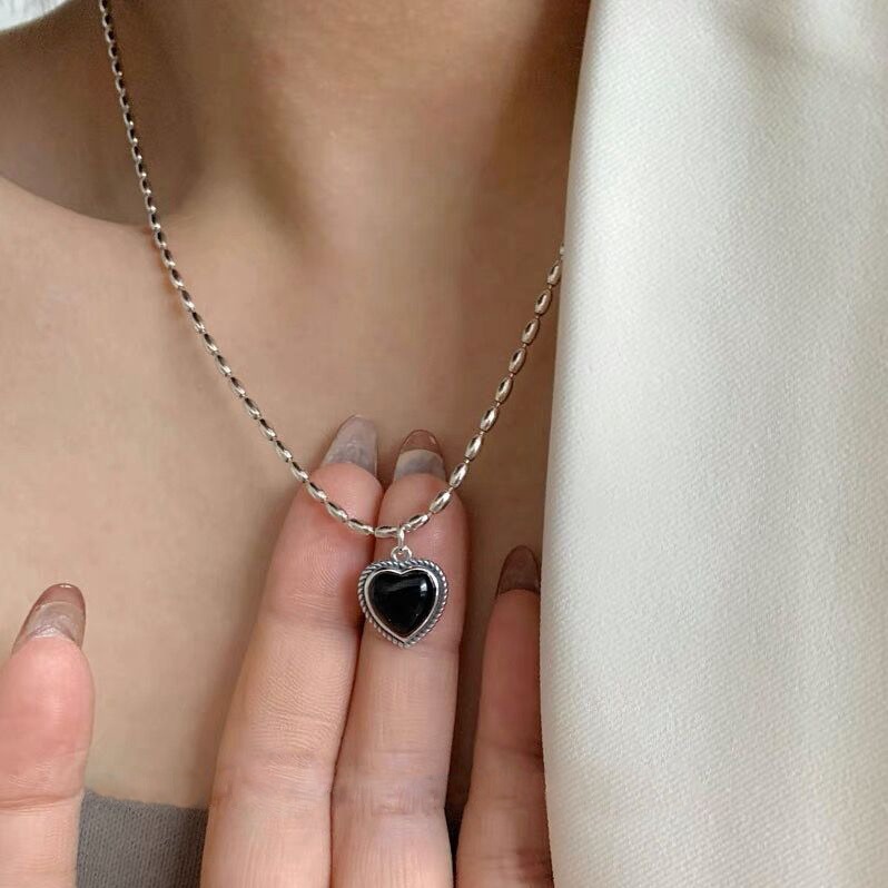 S925スターリングシルバーブラックアゲートハートオリーブネックレスレディースエレガントな鎖骨チェーンヴィンテージでユニークなデザイン