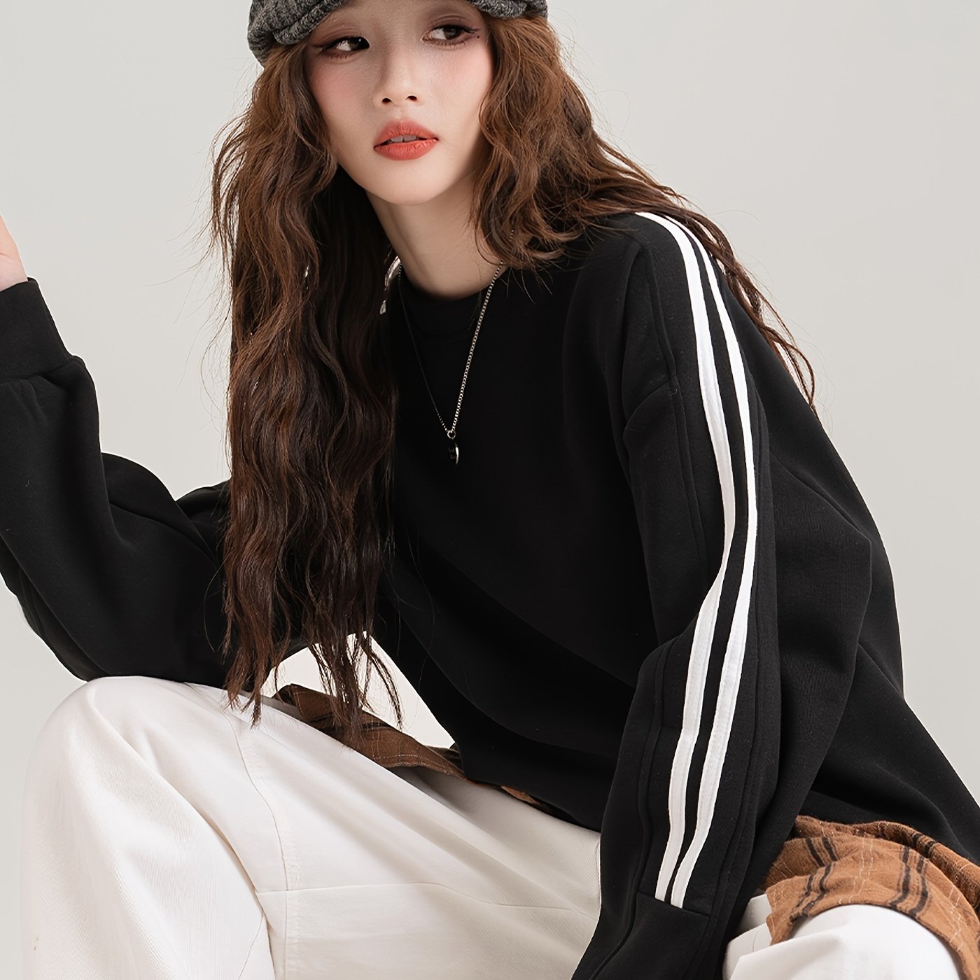 コントラストトリムスウェットゆったり着心地女性用 6,002円